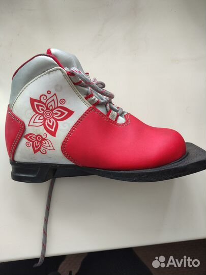 Лыжные ботинки