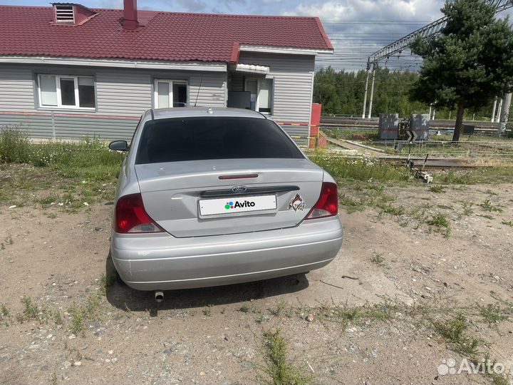 Ford Focus 2.0 AT, 2004, битый, 215 000 км
