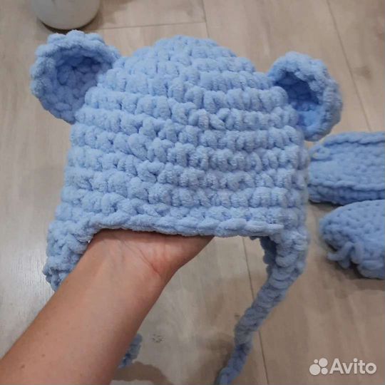 Шапка детская из плюшевой пряжи