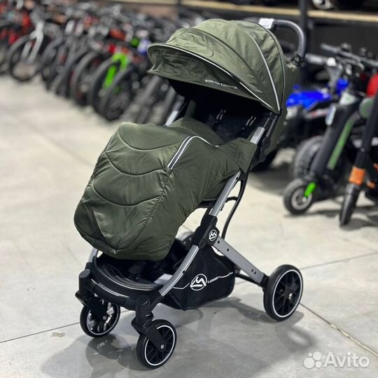Прогулочная коляска новая