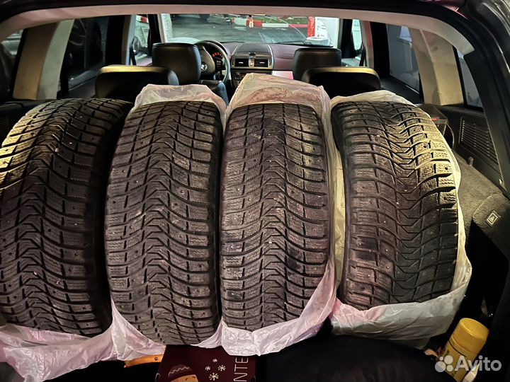 Michelin X-Ice North 3 235/45 R18