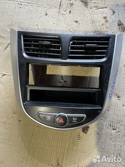 Рамка центральной консоли Hyundai Solaris