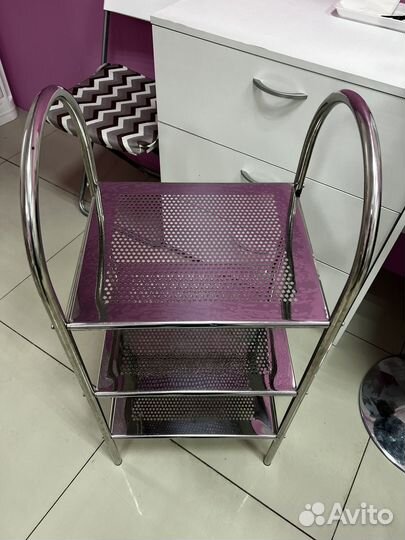 Две тележки косметологические