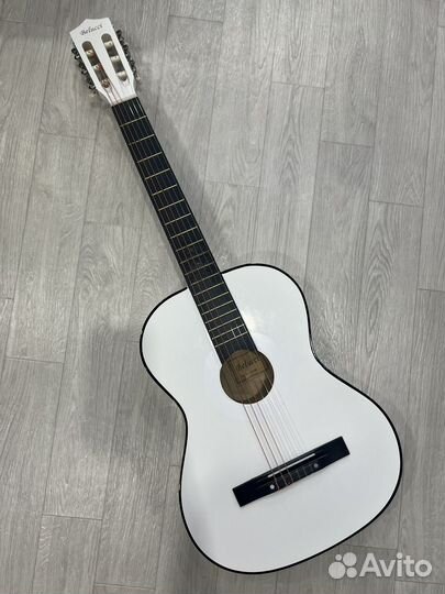 Гитара с чехлом
