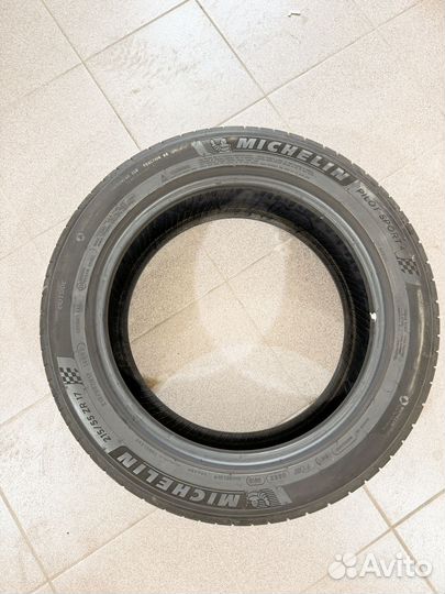 Michelin Pilot Sport 4 215/55 R17 98Y