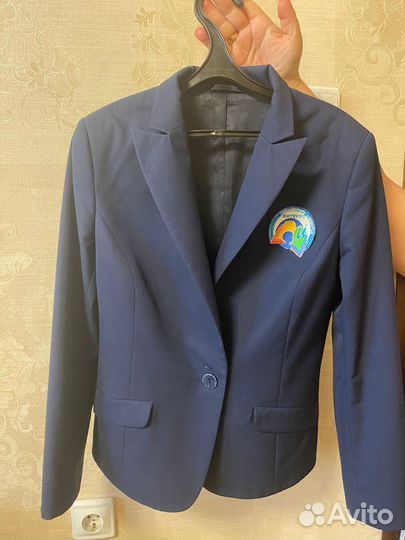 Пиджак и юбка для школы фабрики Стврт