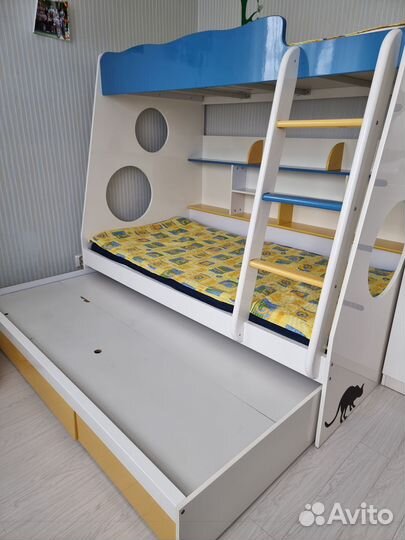 Мебель в детскую (7 предметов + три матраца) Кров