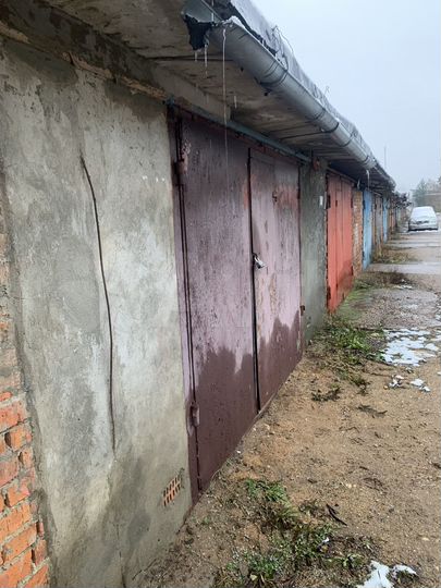 Гараж, > 30 м²