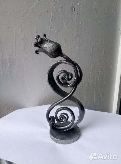 Статуэтка кованая, тюльпан