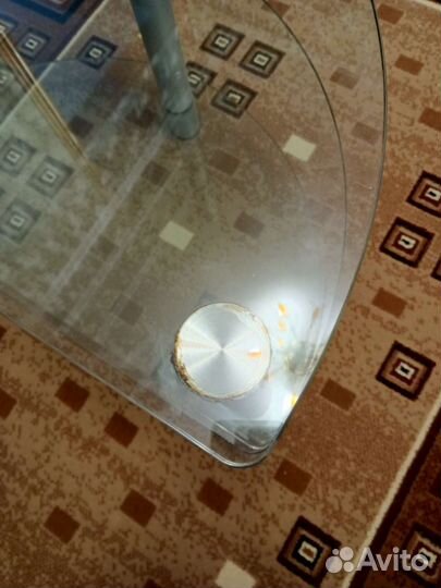 Стеклянная тумба под тв
