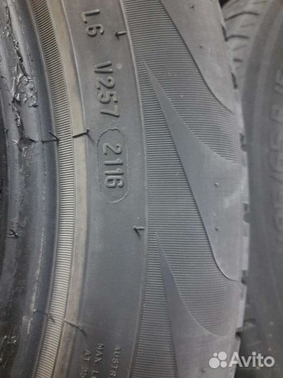 Pirelli Scorpion All Season SF2 215/60 R17