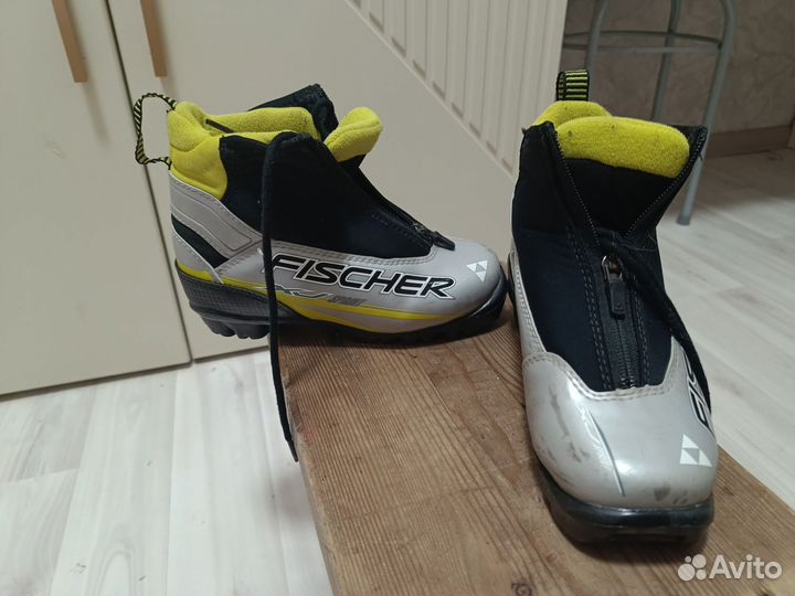 Лыжные ботинки