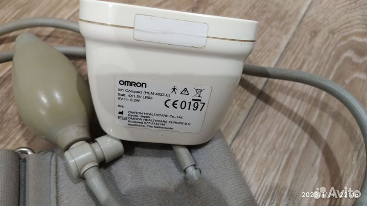 Цифровой полуавтоматический тонометр