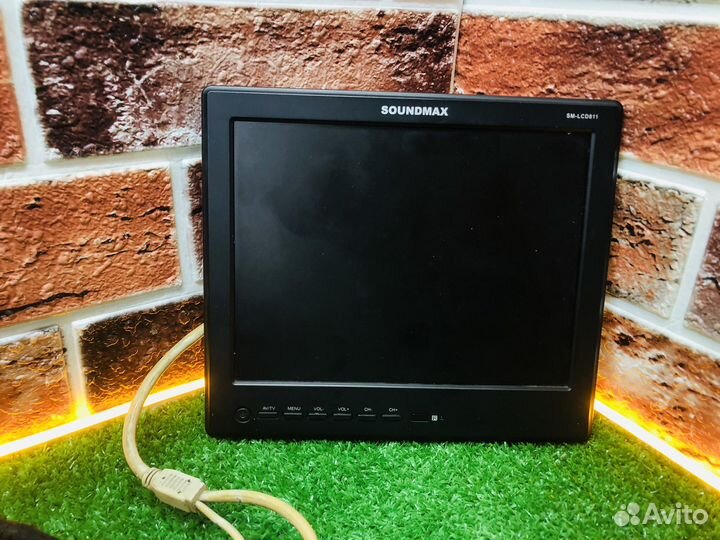 Z.12228 Портптивный ЖК тв Soundmax SM-LCD811