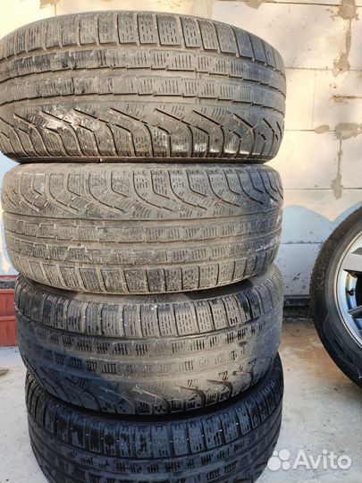 Pirelli Sottozero Winter 240 235/55 R17 99H