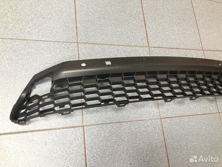 Решетка переднего бампера Lexus NX 200/300H 14-17