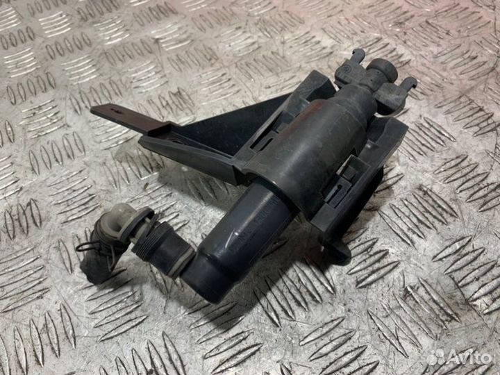 Форсунка омывателя фар правая Kia Optima TF