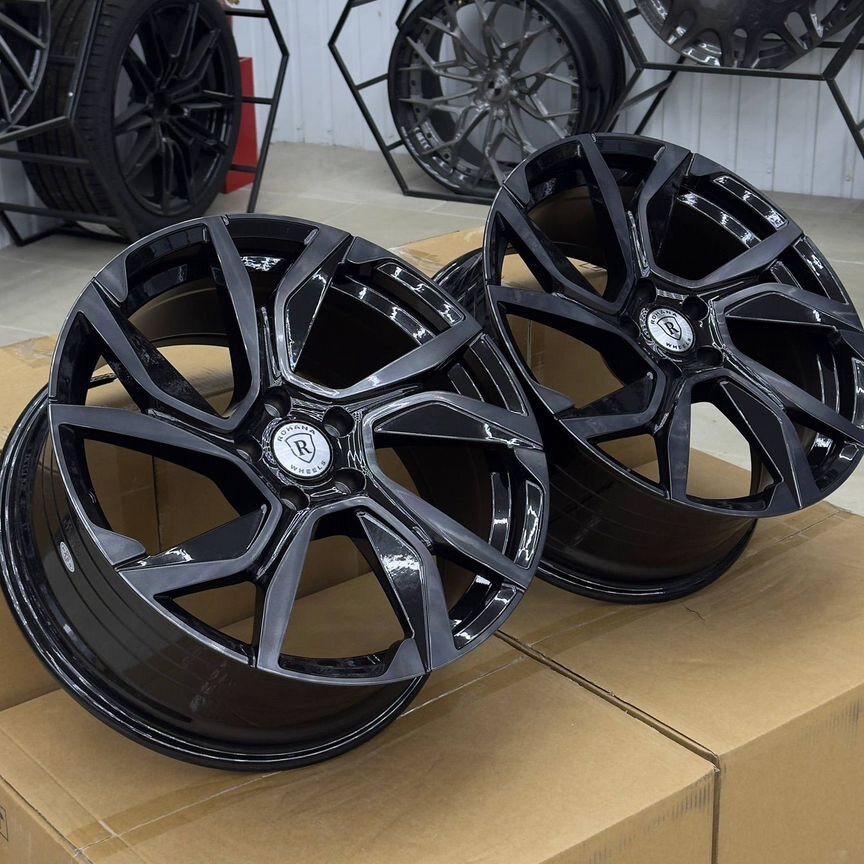 Литые диски Powcan 8×R18 5×108