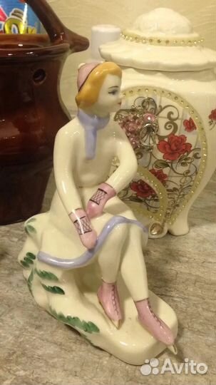 Статуэтка фарфор фигуристка