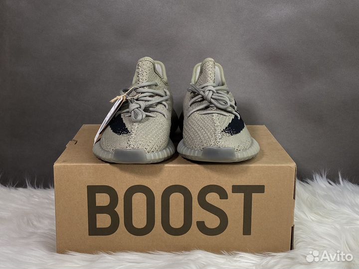 Кроссовки для бега Adidas Yeezy Boost Granite