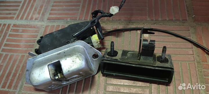 Замок 5й двери forester sg