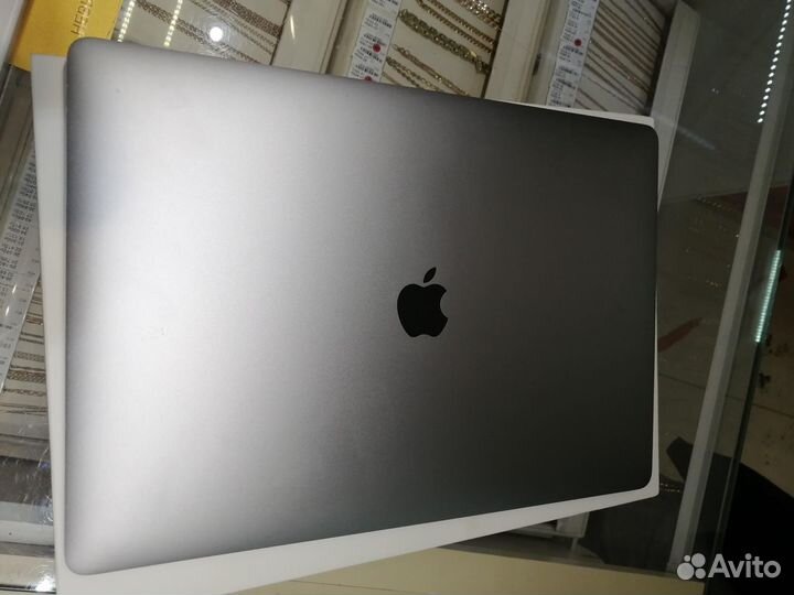 Ноутбук Apple MacBook Pro (15-inch, 2018)