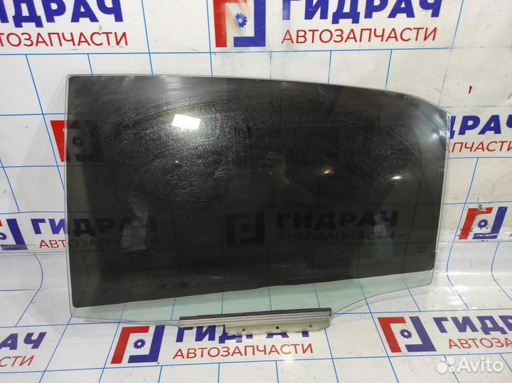 Стекло двери задней левой Toyota Corolla E18 68104