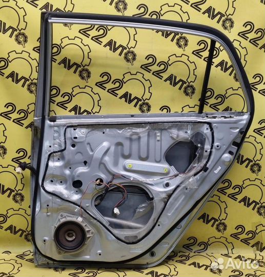 Дверь задняя правая Toyota Corolla Runx NZE121