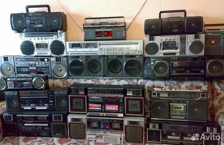 Старая Винтажная Аудиотехника Кассеты Пластинки