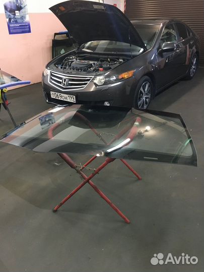 Стекло лобовое на Хонда Аккорд