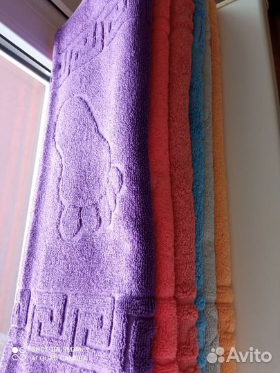 Полотенца махровые и простынь на резинке из Турции