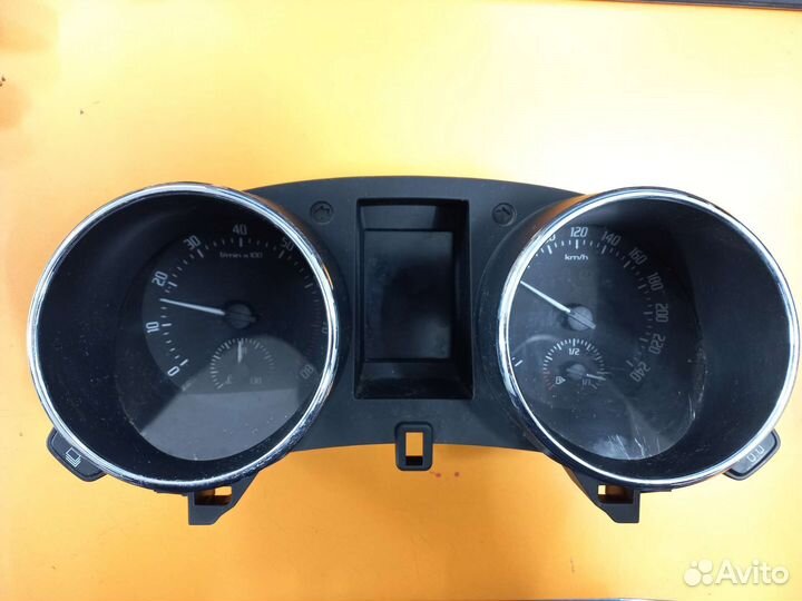 Шиток приборов Skoda Yeti