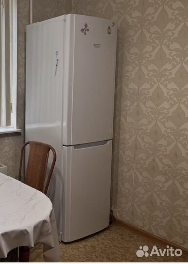 Холодильник hotpoint ariston бу