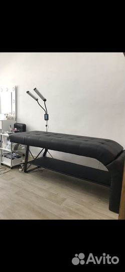 Кушетка и два стула