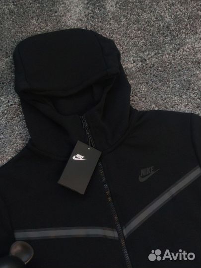 Толстовка Nike Tech Fleece базовая черная