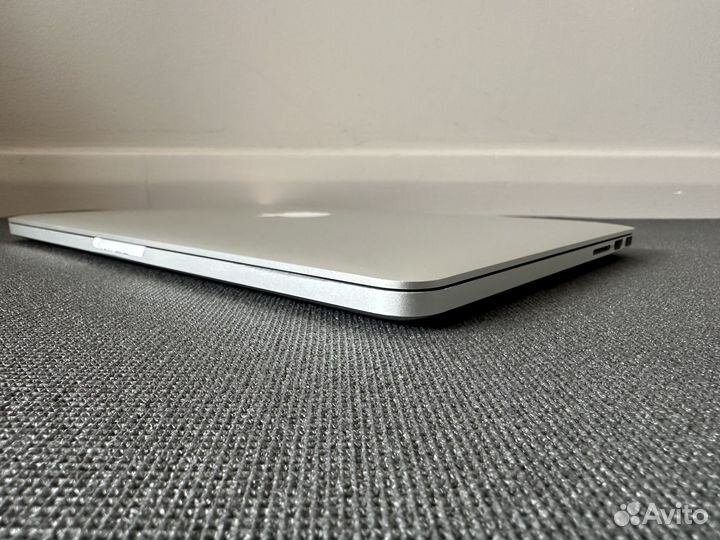 Apple MacBook Pro 13 2014 8/256/ Core i5/Новый Акб
