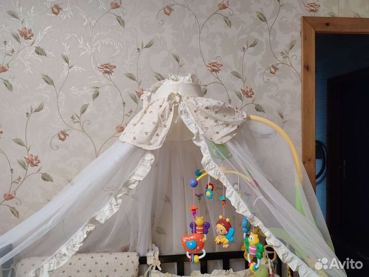 Бортики в детскую кроватку с балдахином