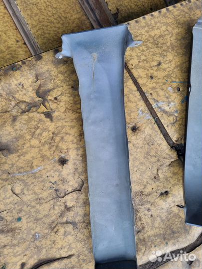 Планка/ресничка задних фар Тойота Карина