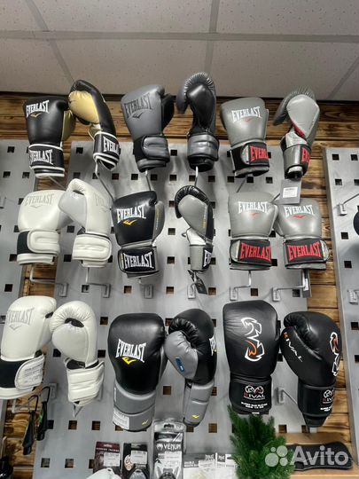 Боксерские перчатки