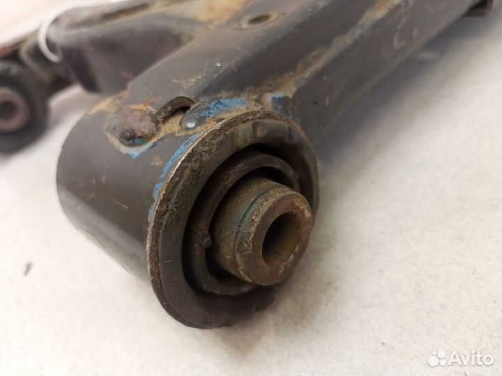 Рычаг задний верхний левый