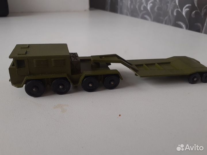 Тягач с платформой