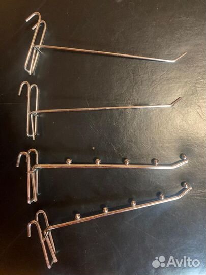 Крючок штыревой на перфорацию