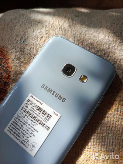 Телефон Samsung galaxy a3 2017
