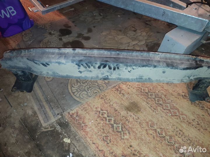 Усилитель заднего бампера vw Jetta 6