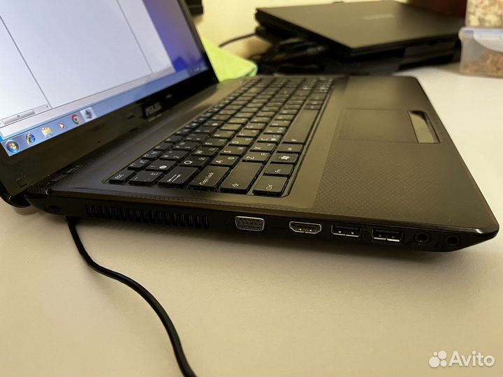 Ноутбук asus