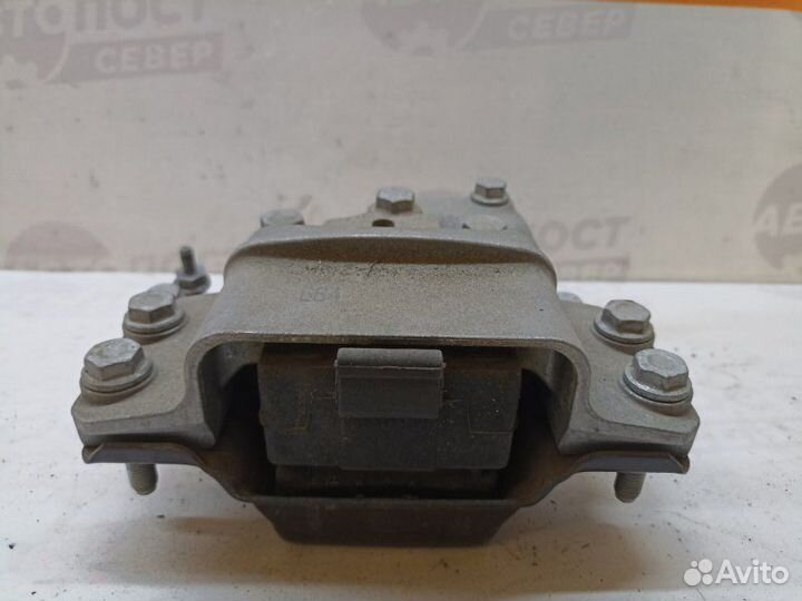 Опора двс левая Volkswagen Tiguan 5N1 cawa 2010