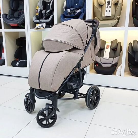 Коляска прогулочная