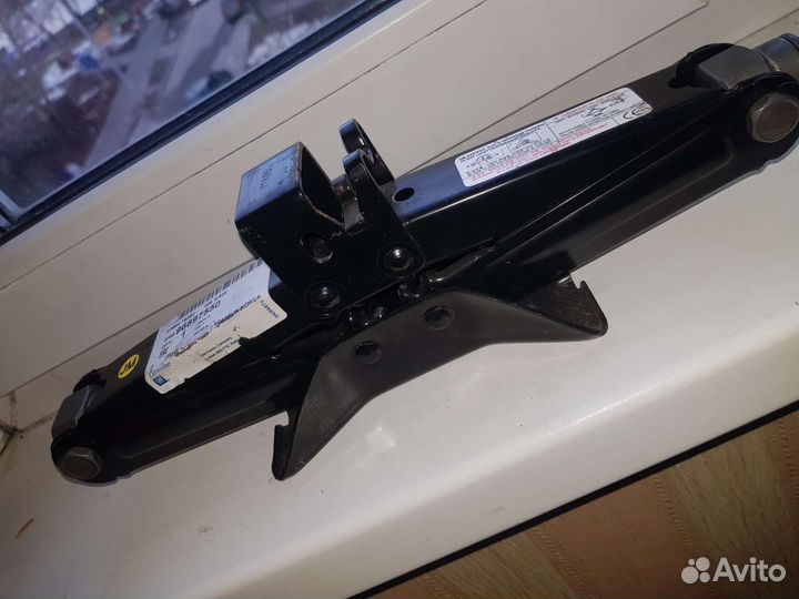 Домкрат лачетти 96897550