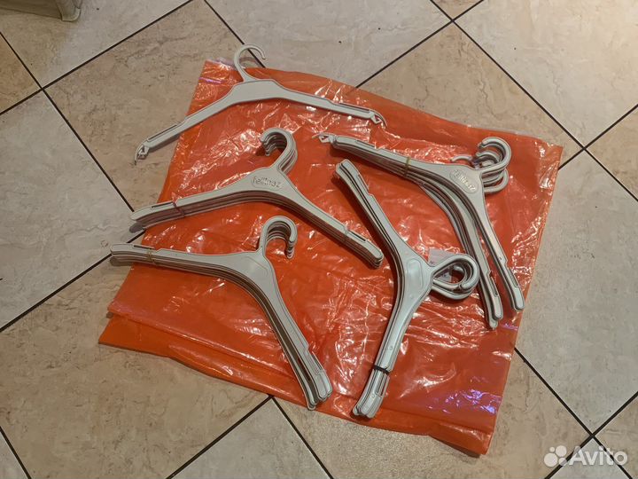 Вешалка плечики для одежды