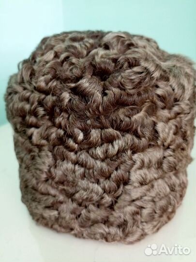 Шапка из каракуля новая